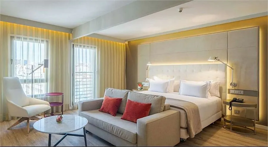 Отель Nh Collection Lisboa Liberdade