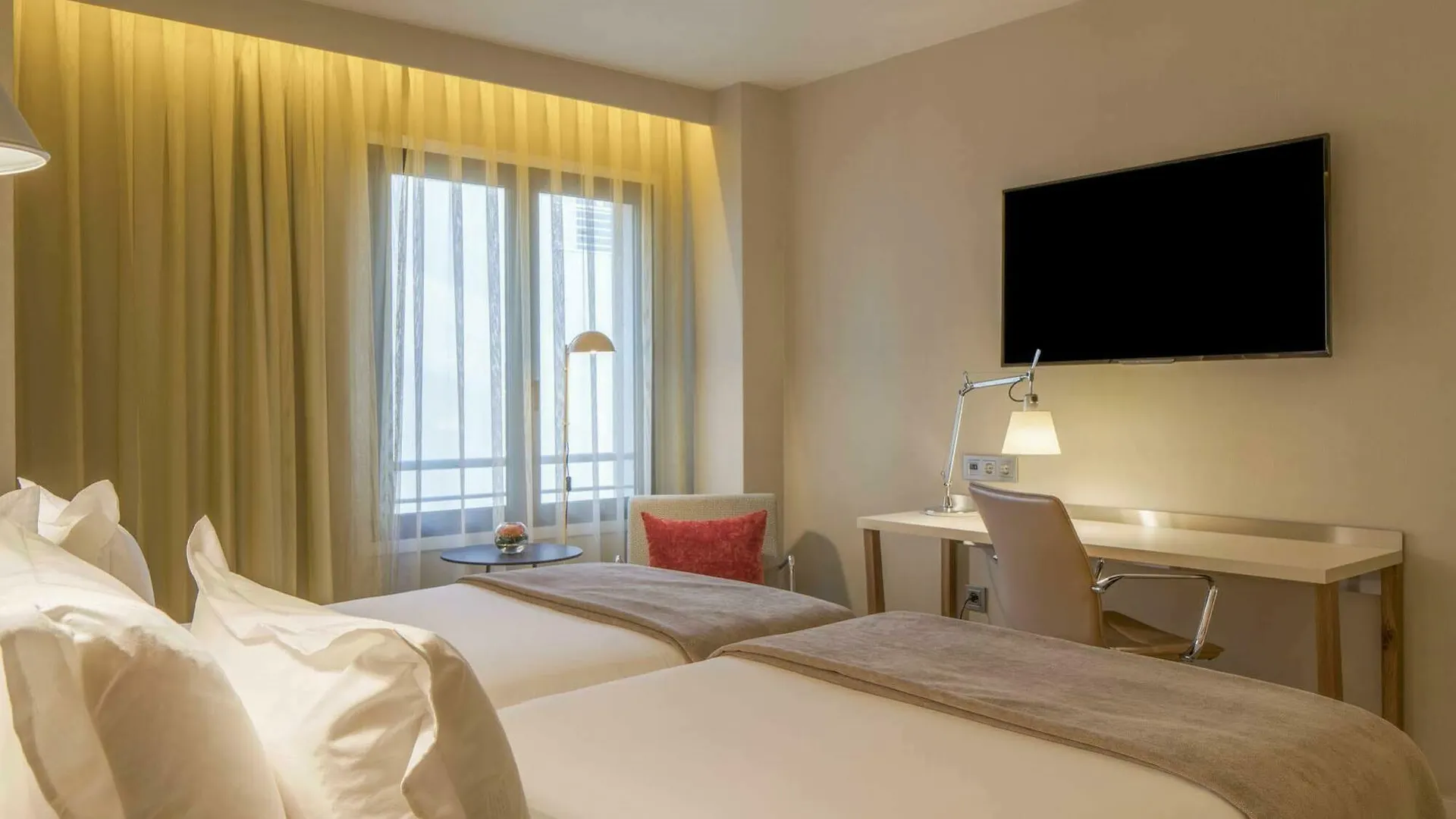 Отель Nh Collection Lisboa Liberdade